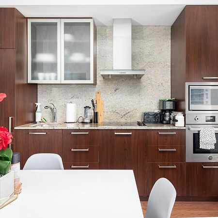 Downtown Toronto Condo Near Cn Tower, Scotiabank Arena, Rogers Centre, Union Station المظهر الخارجي الصورة