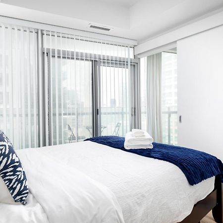 Downtown Toronto Condo Near Cn Tower, Scotiabank Arena, Rogers Centre, Union Station المظهر الخارجي الصورة