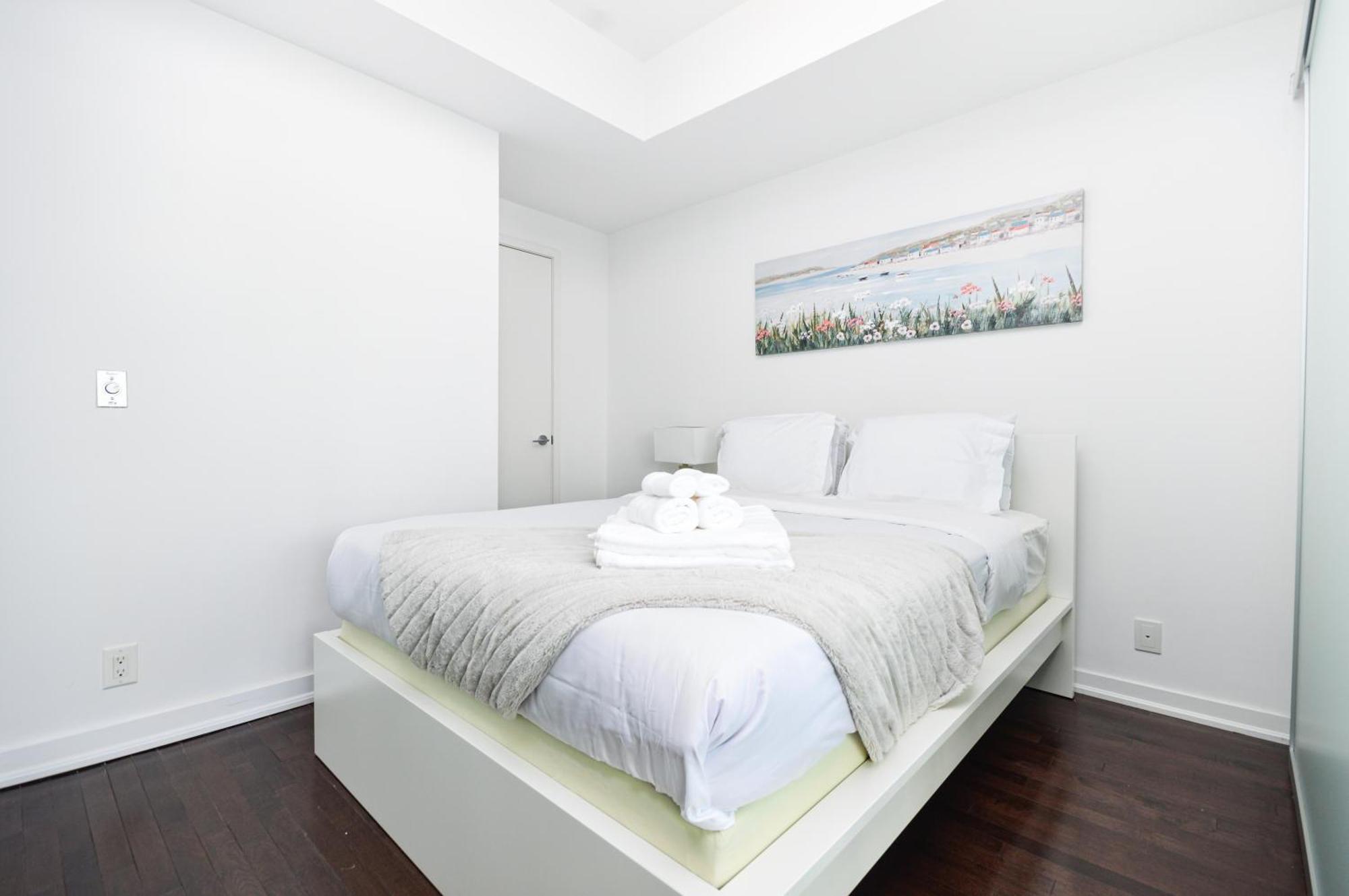 Downtown Toronto Condo Near Cn Tower, Scotiabank Arena, Rogers Centre, Union Station المظهر الخارجي الصورة