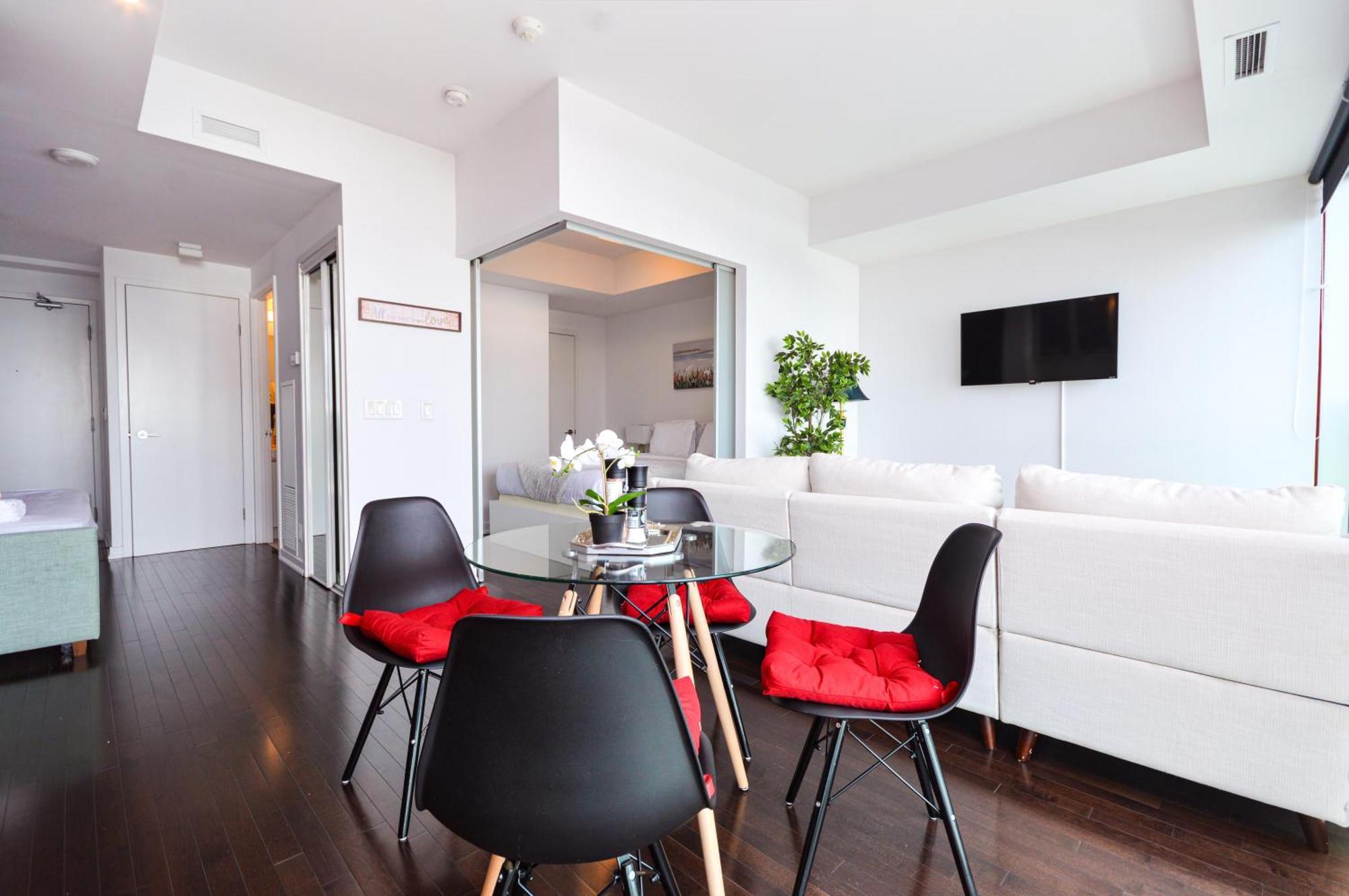 Downtown Toronto Condo Near Cn Tower, Scotiabank Arena, Rogers Centre, Union Station المظهر الخارجي الصورة