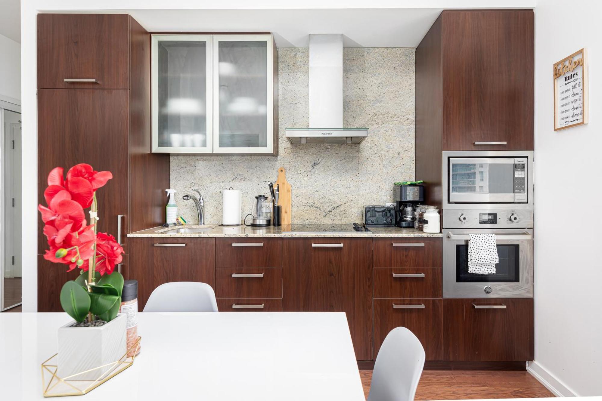 Downtown Toronto Condo Near Cn Tower, Scotiabank Arena, Rogers Centre, Union Station المظهر الخارجي الصورة