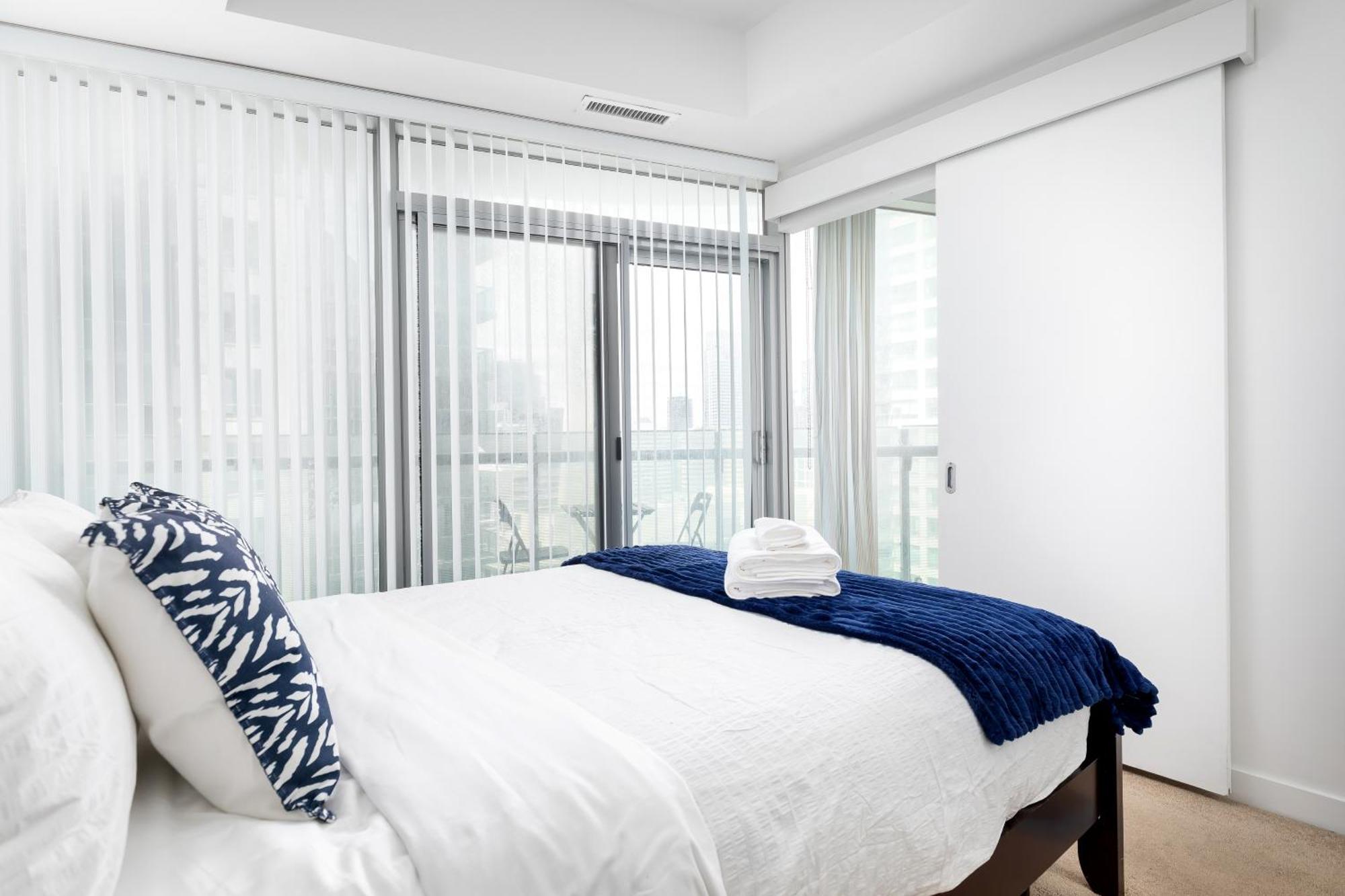 Downtown Toronto Condo Near Cn Tower, Scotiabank Arena, Rogers Centre, Union Station المظهر الخارجي الصورة