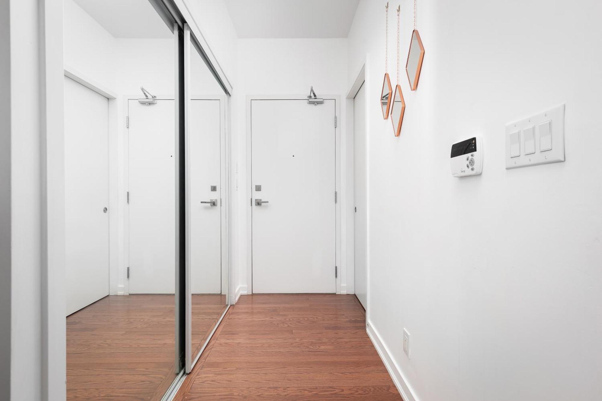 Downtown Toronto Condo Near Cn Tower, Scotiabank Arena, Rogers Centre, Union Station المظهر الخارجي الصورة