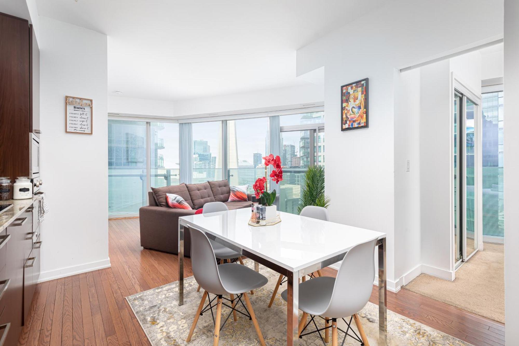 Downtown Toronto Condo Near Cn Tower, Scotiabank Arena, Rogers Centre, Union Station المظهر الخارجي الصورة
