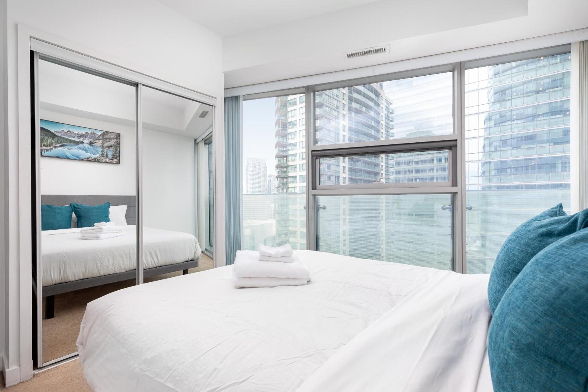 Downtown Toronto Condo Near Cn Tower, Scotiabank Arena, Rogers Centre, Union Station المظهر الخارجي الصورة