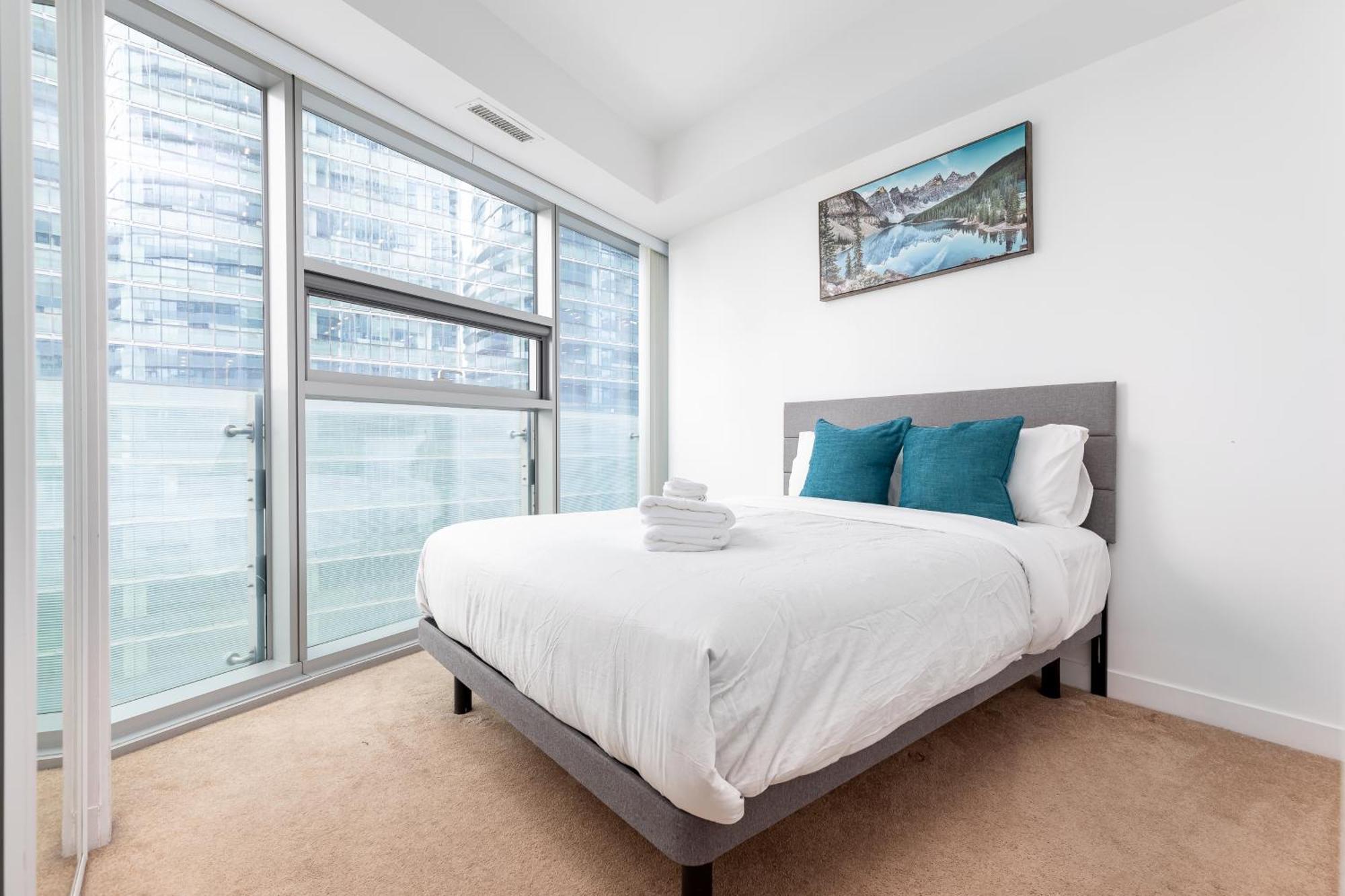 Downtown Toronto Condo Near Cn Tower, Scotiabank Arena, Rogers Centre, Union Station المظهر الخارجي الصورة